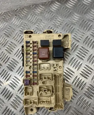 Toyota Avensis Verso Fuse box set 8922144030