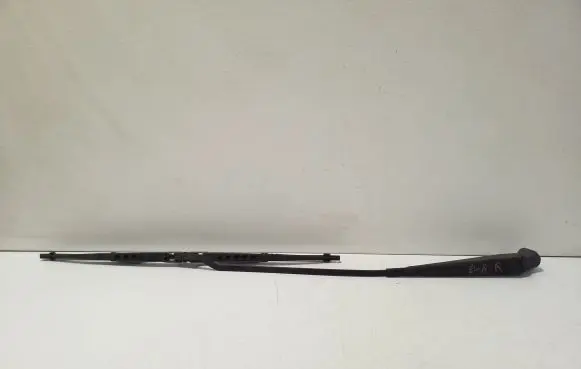 Opel Tigra A Front wiper blade arm 90484536
