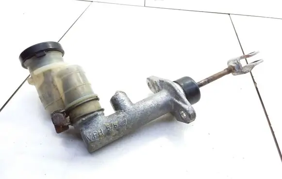Clutch master cylinder