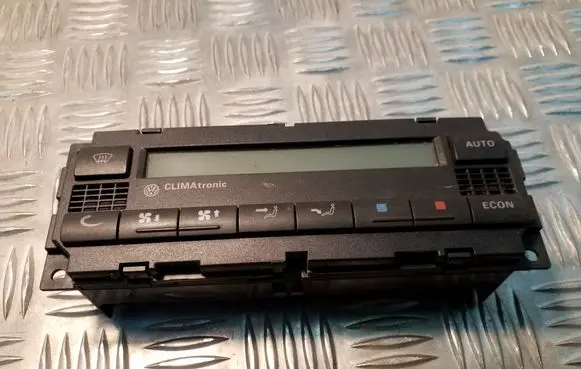 Volkswagen Golf IV Climate control unit