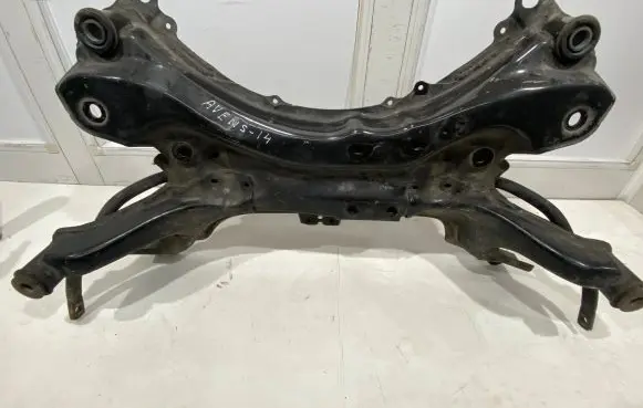 Toyota Avensis T270 Front subframe C081675A