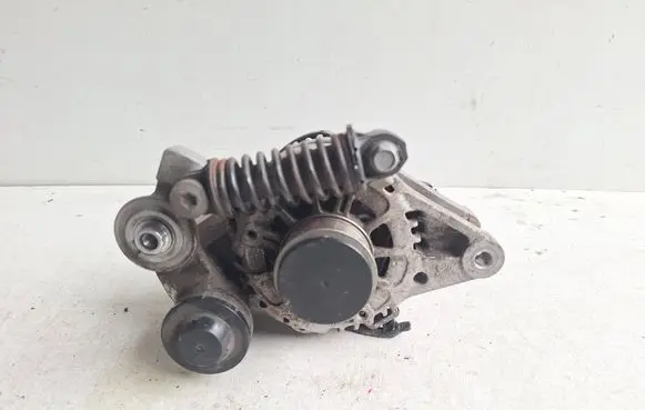 Hyundai Tucson TL Generator/alternator 373002U200 135V150A 61005074