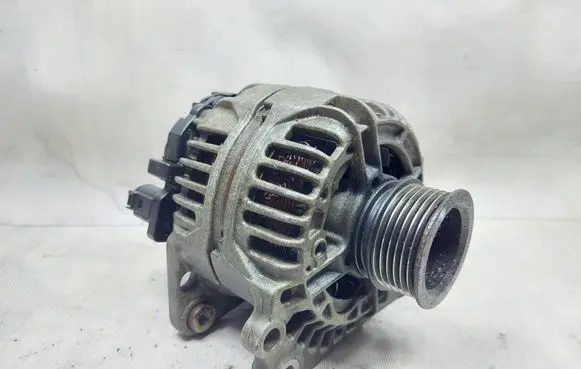 Volkswagen Polo Generator/alternator 028903028D 0124325003