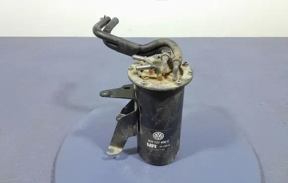 Volkswagen PASSAT B6 Fuel filter housing 3C0127400C