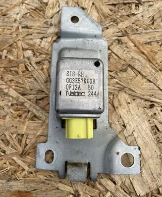Mazda 626 Airbag deployment crash/impact sensor GG3E57KC0B
