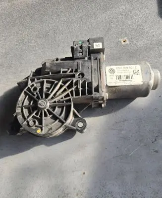 Volkswagen Multivan T5 Front door window regulator with motor 6Q2959801E VW750P2DLS