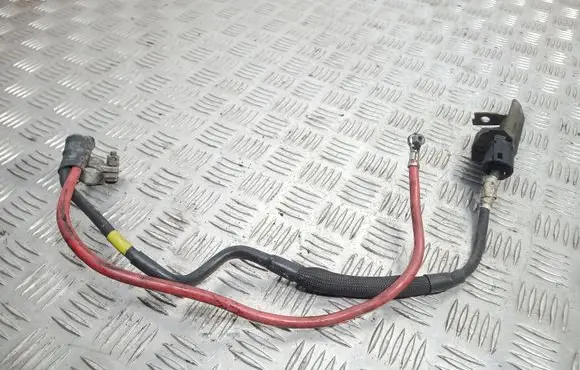 Volkswagen PASSAT B7 Positive cable (battery)