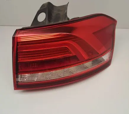 Volkswagen PASSAT B8 Rear/tail lights 195290