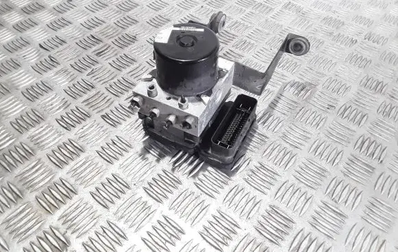 Ford Focus ABS Pump BV612C405AE