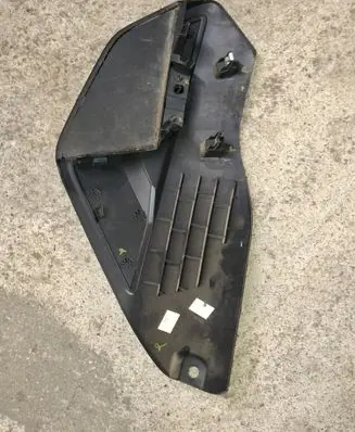 Dacia Duster II Dashboard lower bottom trim panel 689200724R 689203445R 689207728R