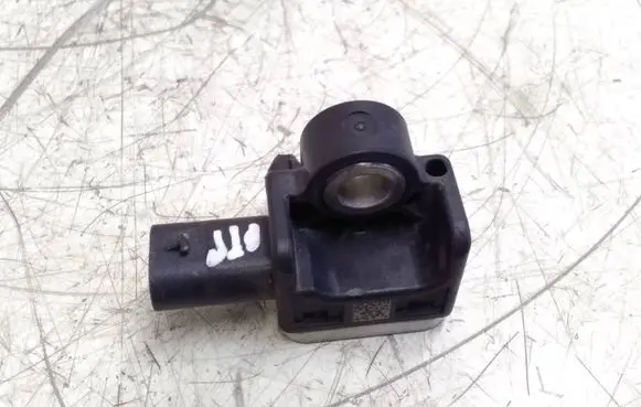 Mercedes-Benz GLA W156 Airbag deployment crash/impact sensor A1668210151 024160627 56054085AA