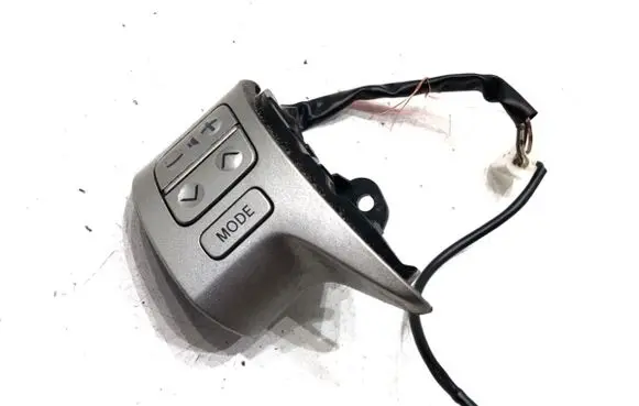 Toyota Auris 150 Steering wheel buttons/switches 