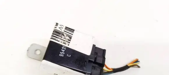 Hyundai Santa Fe Window wiper relay 954202B500 95420-2B500
