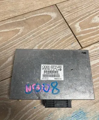 Audi A4 S4 B7 8E 8H Bluetooth control unit module 8P0862335E