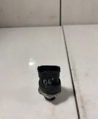 Fuel pressure sensor