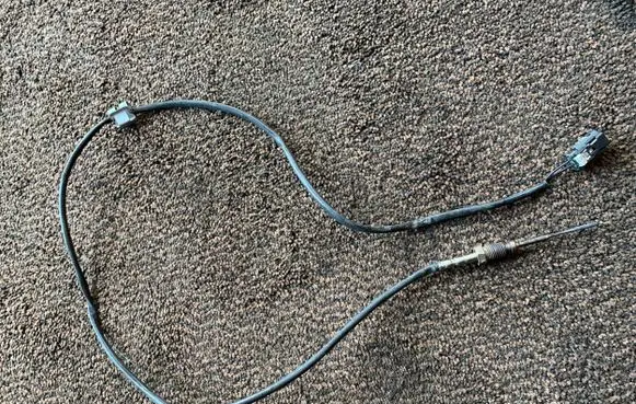 BMW 2 F46 Exhaust gas temperature sensor 8570121