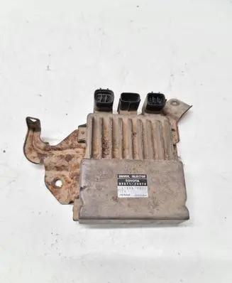 Toyota Avensis T250 Fuel injection control unit/module 8987120070