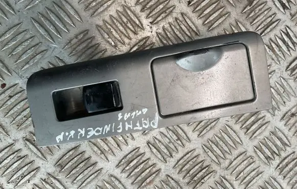 Nissan Pathfinder R51 Electric window control switch