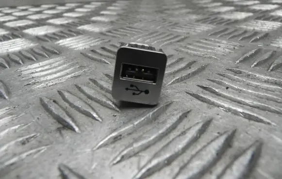 BMW 7 G11 G12 EUR ISO radio connector 9368857