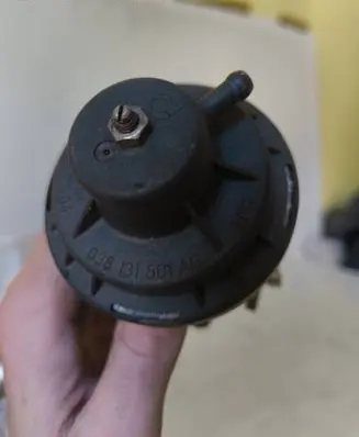 Volkswagen Polo IV 9N3 EGR valve 038131501AG