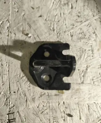 Ford Mondeo MK IV Front door lock loop/hook striker R21982