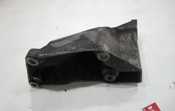 Audi A4 S4 B6 8E 8H Engine mounting bracket 8D0199307P