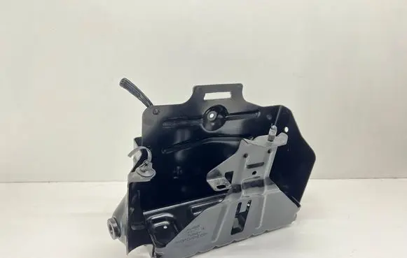 BMW 7 G11 G12 Battery box tray 6832931