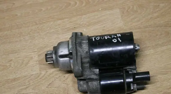 Volkswagen Touran I Starter motor 0AH911023 0001120410