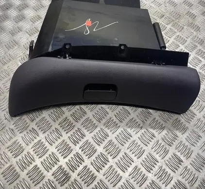 Mercedes-Benz A W168 Glove box 1686890091