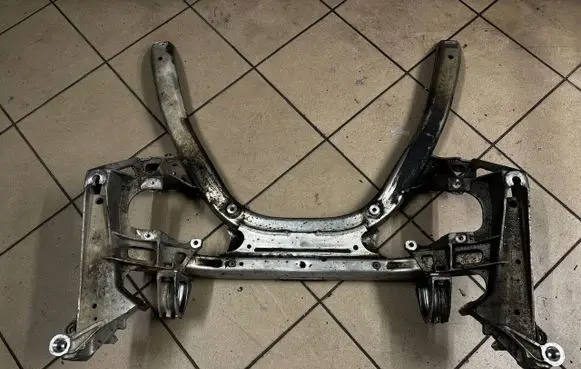BMW 5 E60 E61 Front subframe 6759461 441383563 6759462