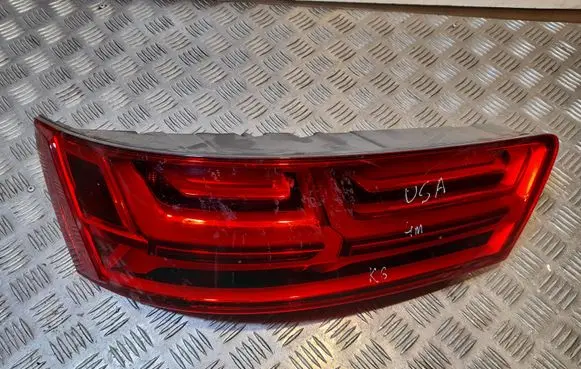 Audi Q7 4M Tailgate rear/tail lights 4M0945093D