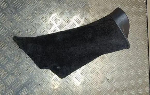 (B) pillar trim (bottom)