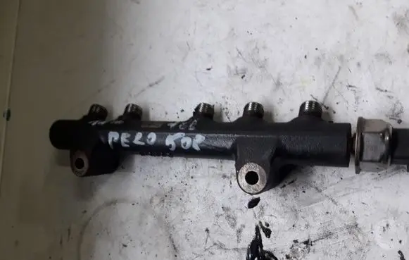 Peugeot 508 Fuel distributor 