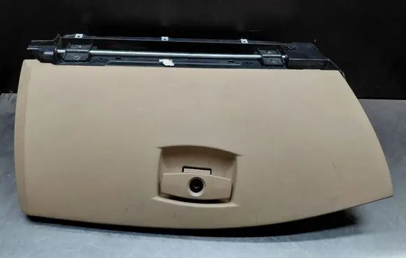 BMW 5 E60 E61 Glove box 7034080 314330000