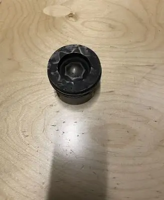 Piston