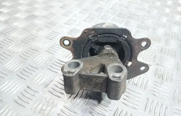 Opel Combo C Engine mount bracket