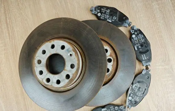Audi Q3 F3 Front brake disc 5Q0615301F