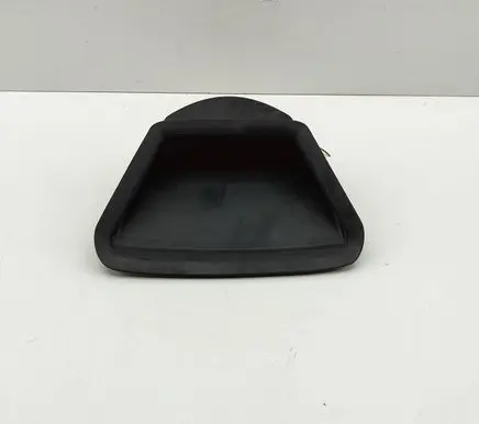 BMW 7 E38 Third/center stoplight 8352788