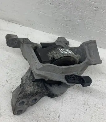 Mazda 3 III Engine mount bracket ENGINEMOUNTBRACKET