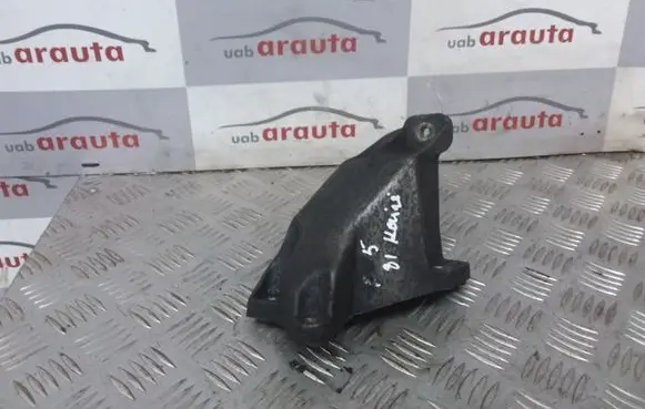 Volkswagen PASSAT B5 Engine mounting bracket 8D0199307L
