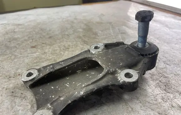 Mercedes-Benz S W221 Rear differential/diff mount bracket A2210318
