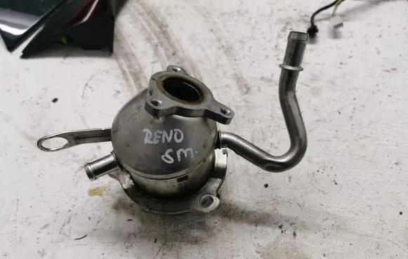 Mercedes-Benz A W177 EGR valve cooler 147359823R