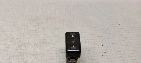 Opel Frontera B Seat heating switch M17321