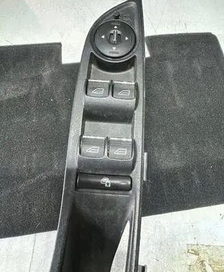 Ford Focus Electric window control switch AM5T14A132DB