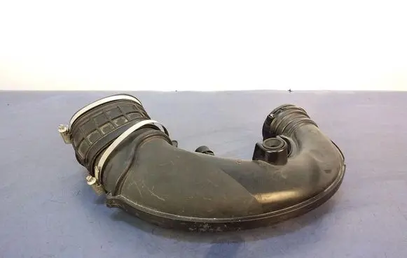 BMW 5 G30 G31 G38 Air intake hose/pipe 8613153