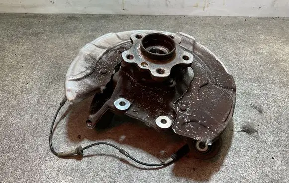 BMW 5 G30 G31 G38 Rear wheel hub 6866337