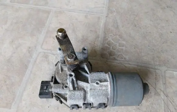 Ford Focus Wiper motor 4M5117508BA