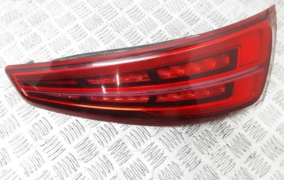 Audi Q3 8U Tailgate rear/tail lights 8U0945094M