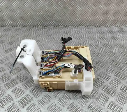 Lexus NX Fuse module 8273078021