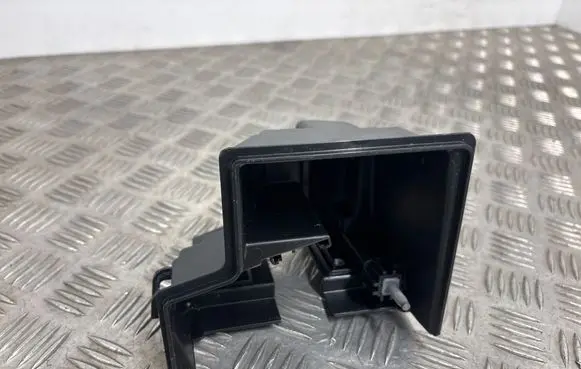 Nissan Juke II F16 Fuse box cover 252361535R